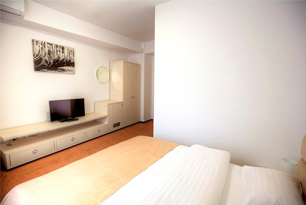 Hotel Thomas Bucarest Chambre photo