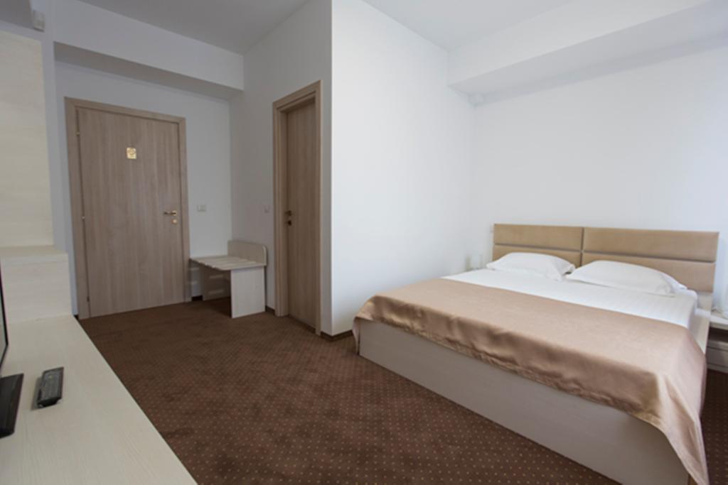 Hotel Thomas Bucarest Extérieur photo